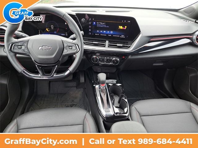 Photo of 2025 Summit White Chevrolet Trax