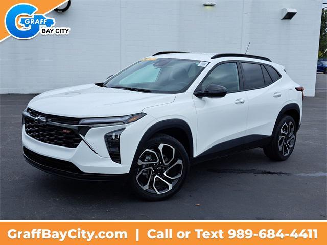 Photo of 2025 Summit White Chevrolet Trax
