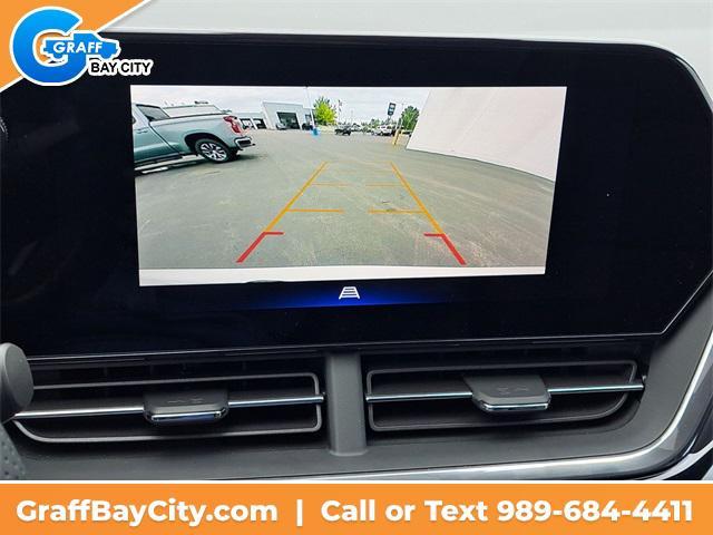 Photo of 2025 Summit White Chevrolet Trax