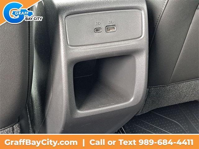 Photo of 2025 Summit White Chevrolet Trax