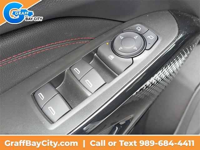 Photo of 2025 Summit White Chevrolet Trax