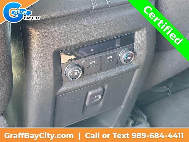 Photo of 2023 Summit White Chevrolet Traverse