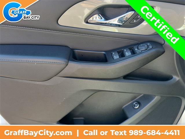 Photo of 2023 Summit White Chevrolet Traverse