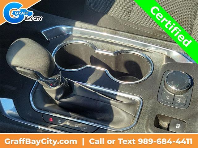 Photo of 2023 Summit White Chevrolet Traverse