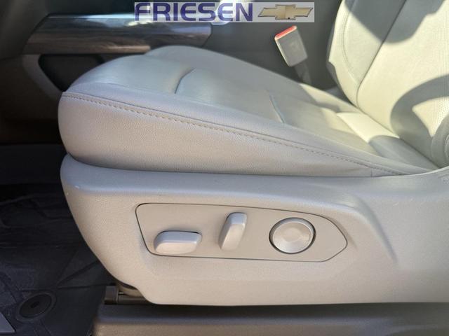 Photo of 2022 Iridescent Pearl Tricoat Chevrolet Silverado 1500