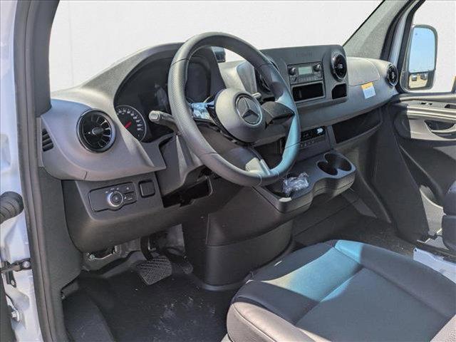 Photo of 2025 Arctic White Mercedes-Benz Sprinter 2500