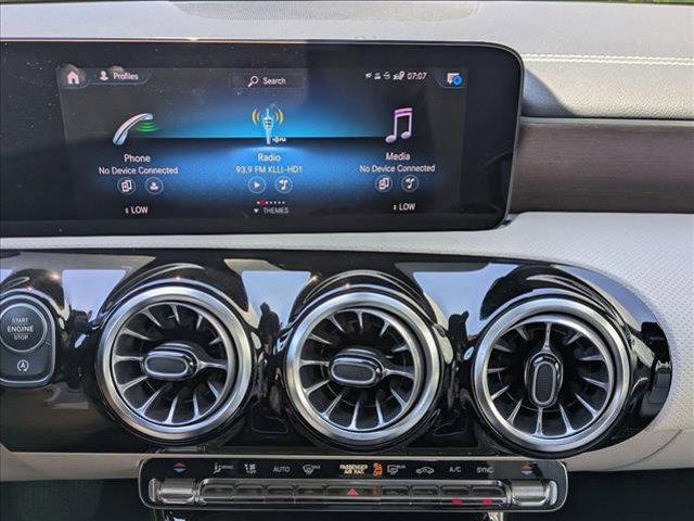 Photo of 2022 Polar White Mercedes-Benz CLA 250