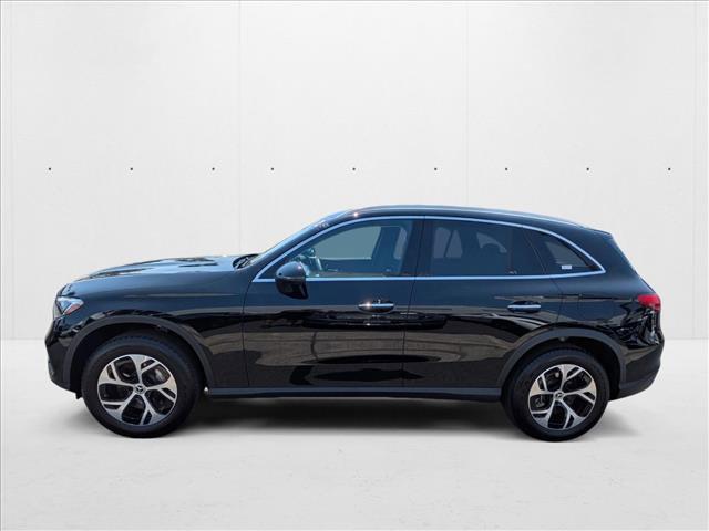 Photo of 2025 Obsidian Black Metallic Mercedes-Benz GLC 350e