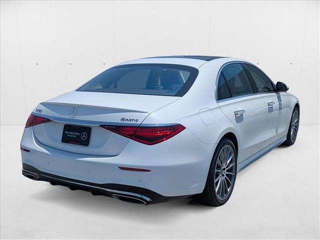 Photo of 2025 MANUFAKTUR Moonlight White Metallic Mercedes-Benz S-Class