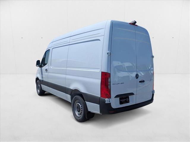 Photo of 2025 Arctic White Mercedes-Benz Sprinter 2500