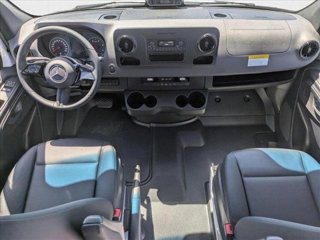 Photo of 2025 Arctic White Mercedes-Benz Sprinter 2500