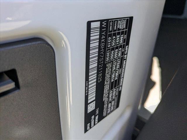 Photo of 2025 Arctic White Mercedes-Benz Sprinter 2500