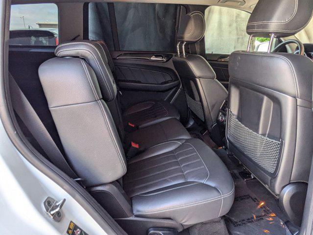 Photo of 2016 Diamond White Metallic Mercedes-Benz GL-Class