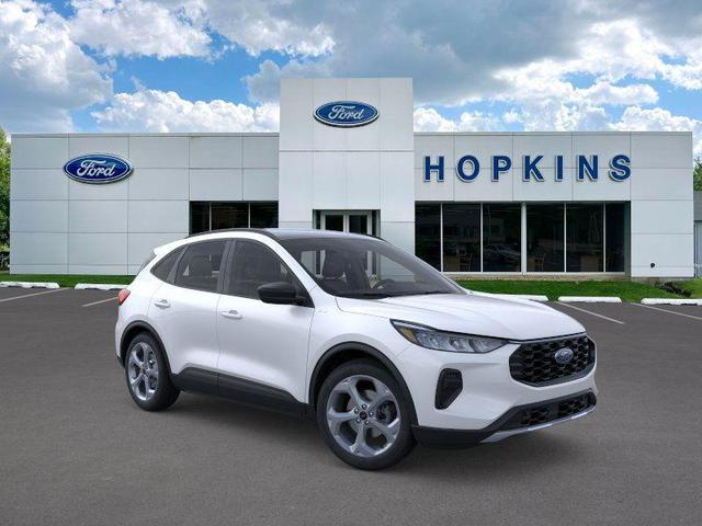 Photo of 2025 Star White Ford Escape