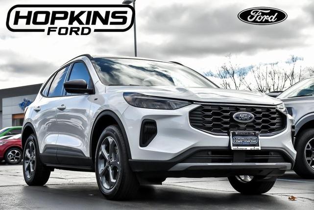 Photo of 2025 Star White Ford Escape