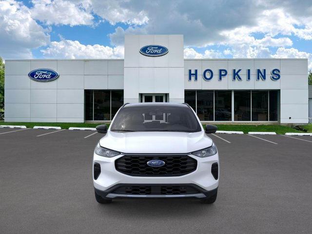 Photo of 2025 Star White Ford Escape