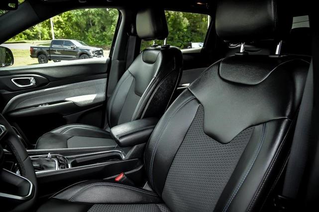 Photo of 2023 Diamond Black Jeep Compass