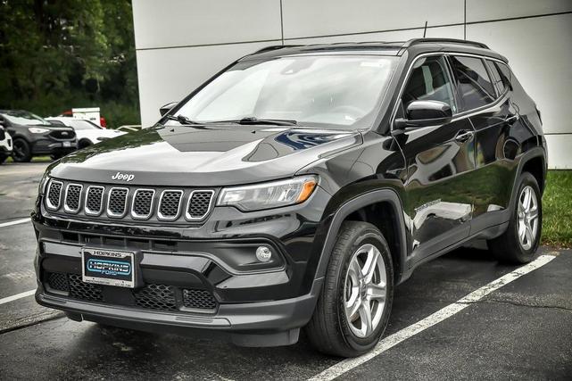 Photo of 2023 Diamond Black Jeep Compass