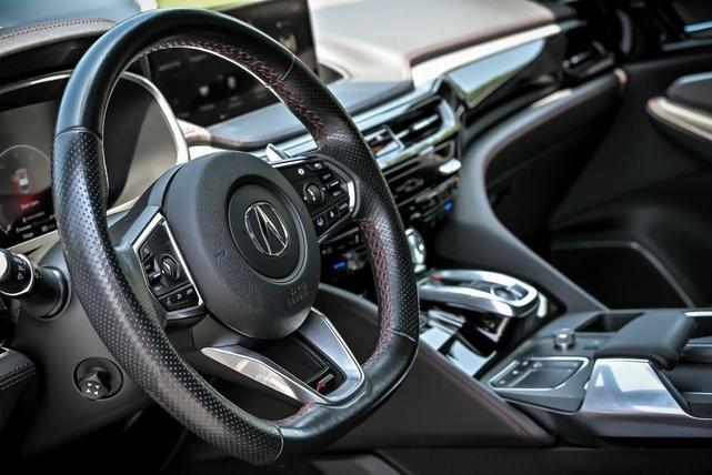 Photo of 2023 Gray Acura MDX
