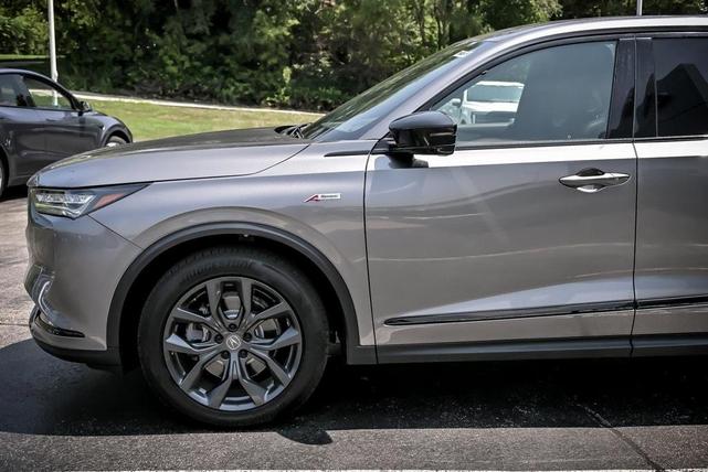 Photo of 2023 Gray Acura MDX