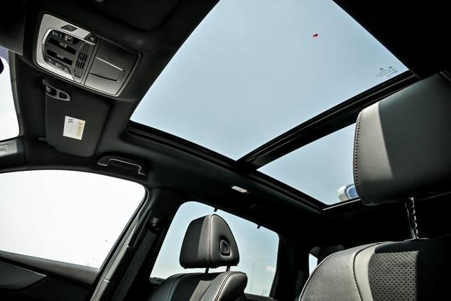 Photo of 2023 Gray Acura MDX