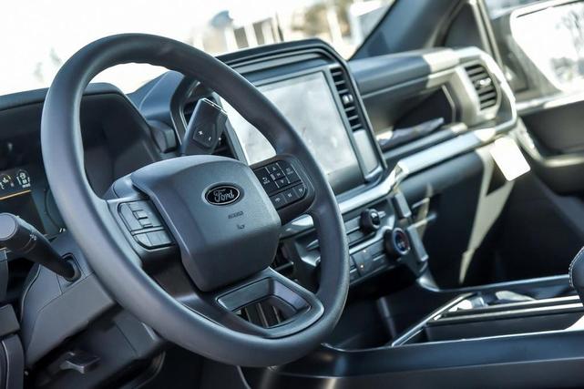 Photo of 2025 Oxford White Ford F-150
