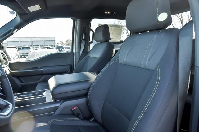 Photo of 2025 Oxford White Ford F-150