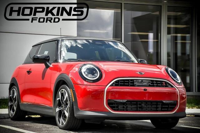 Photo of 2025 Chili Pepper Red MINI Hardtop