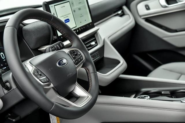 Photo of 2025 Agate Black Metallic Ford Explorer
