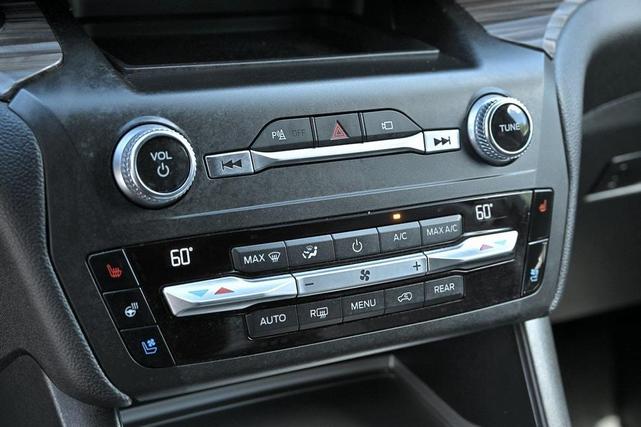 Photo of 2020 Black Ford Explorer