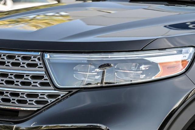 Photo of 2020 Black Ford Explorer