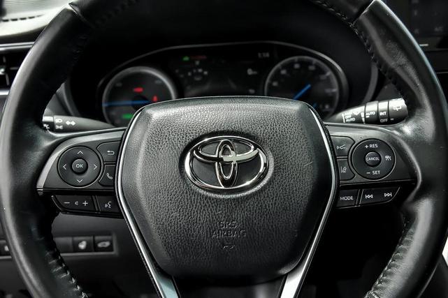 Photo of 2021 Black Toyota Venza