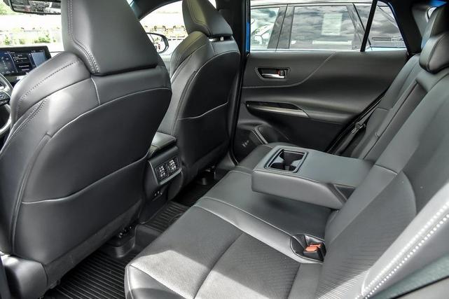 Photo of 2021 Black Toyota Venza