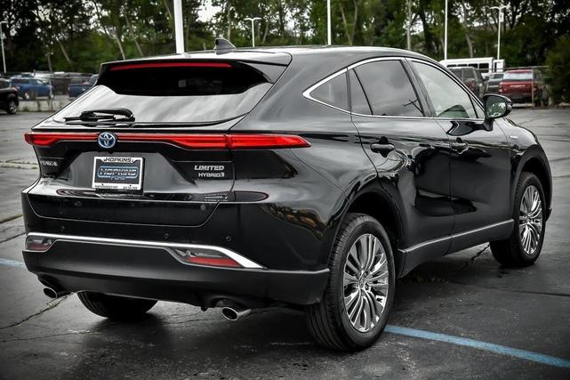 Photo of 2021 Black Toyota Venza