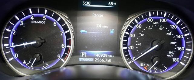 Photo of 2015 Liquid Platinum INFINITI Q50