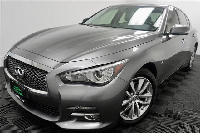 Photo of 2015 Liquid Platinum INFINITI Q50