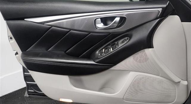 Photo of 2015 Liquid Platinum INFINITI Q50