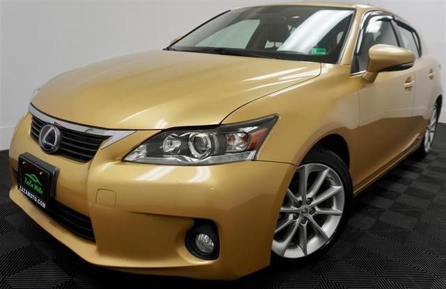 Photo of 2011 Daybreak Yellow Mica Lexus CT 200h