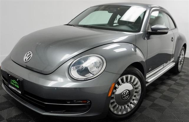 Photo of 2014 Platinum Gray Metallic Volkswagen Beetle