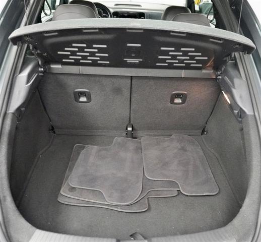 Photo of 2014 Platinum Gray Metallic Volkswagen Beetle