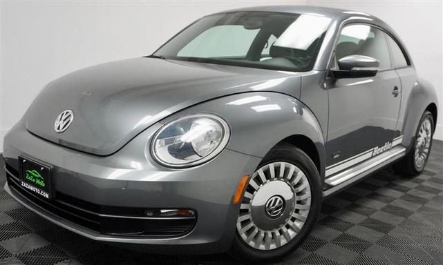Photo of 2014 Platinum Gray Metallic Volkswagen Beetle