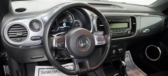 Photo of 2014 Platinum Gray Metallic Volkswagen Beetle