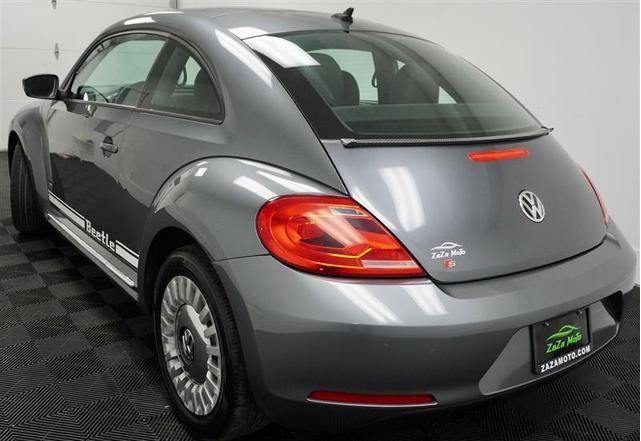Photo of 2014 Platinum Gray Metallic Volkswagen Beetle
