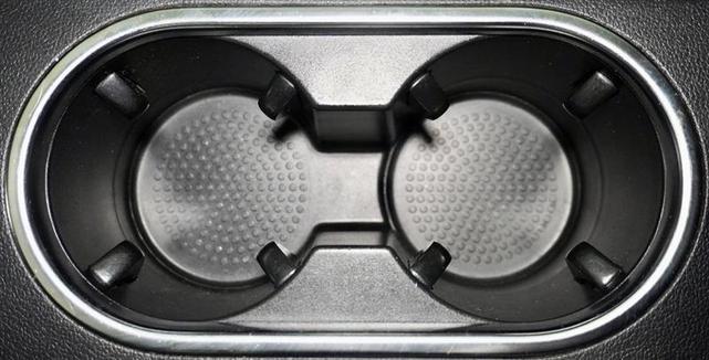 Photo of 2014 Platinum Gray Metallic Volkswagen Beetle