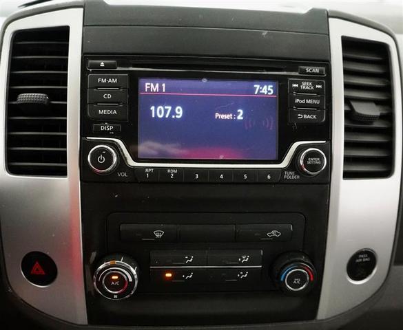 Photo of 2017 Glacier White Nissan Frontier
