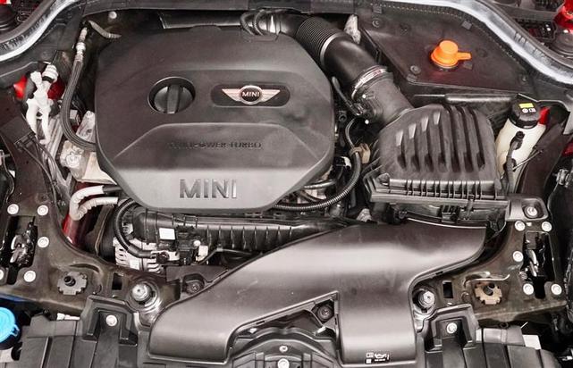 Photo of 2017 Blazing Red Metallic MINI Hardtop