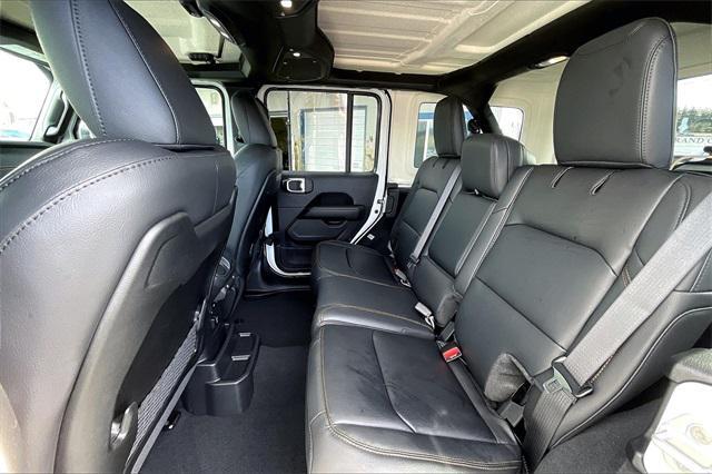 Photo of 2025 Bright White Clearcoat Jeep Wrangler