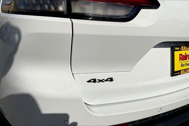 Photo of 2025 Bright White Clearcoat Jeep Grand Cherokee L