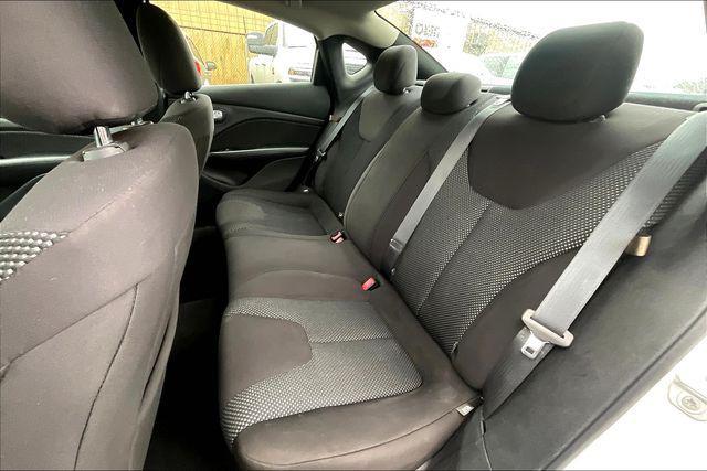Photo of 2015 Bright White Clearcoat Dodge Dart