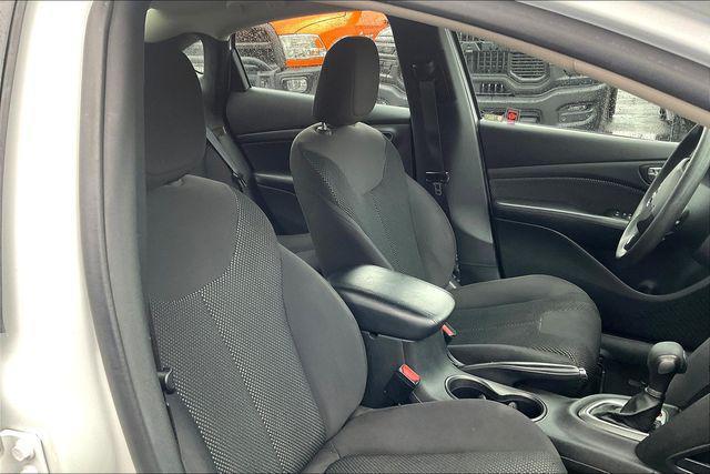 Photo of 2015 Bright White Clearcoat Dodge Dart